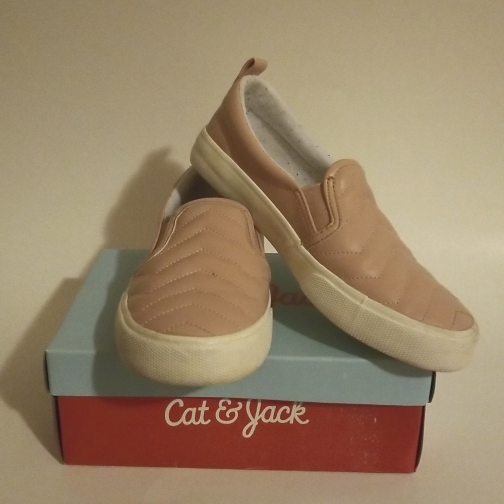 Cat & Jack Girl shoe 2 Coral
